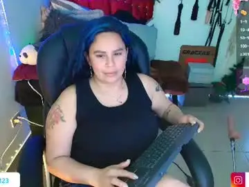 Elektra_32  live sex cam