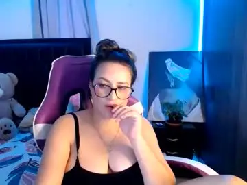 Esmeralda098  live sex cam