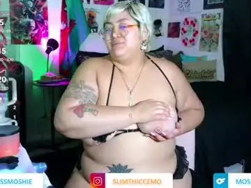 Moshpitmami  live sex cam