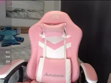 Novakitty4  live sex cam