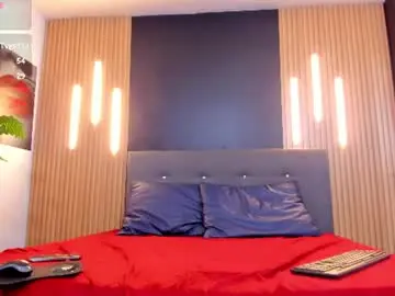 Vickyglosse  live sex cam