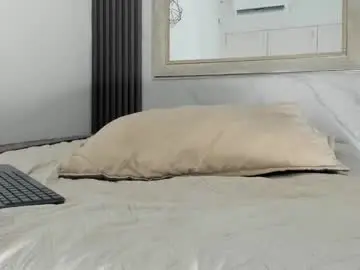 Adela_cortes  live sex cam