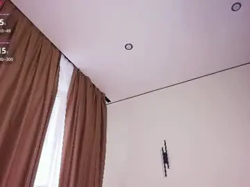 Ari_kitsu  live sex cam