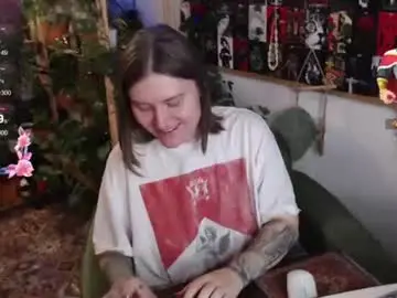Cuddlieschris  live sex cam