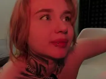 Elyaplegg  live sex cam