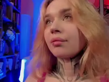 Elyaplegg  live sex cam