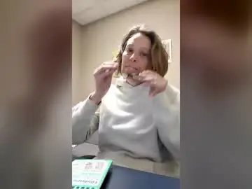 Jennibean6996  live sex cam
