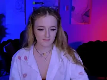 Luna_berryy  live sex cam