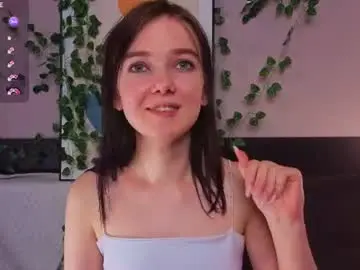 Nylaveyne  live sex cam