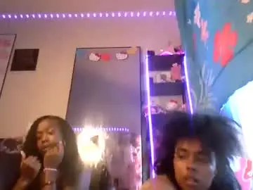 Sevynsexysins  live sex cam