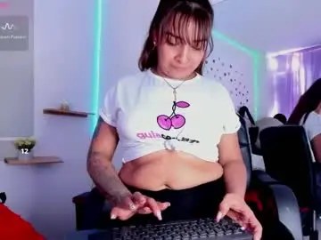 Amelie01bronw  live sex cam