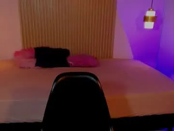 Chloesmith5  live sex cam