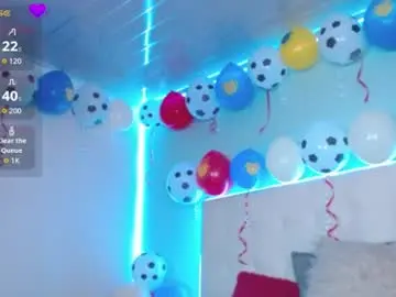 Lillytitsxxx  live sex cam