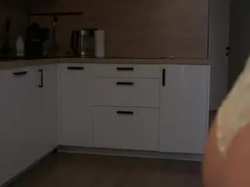 Scarletmore  live sex cam