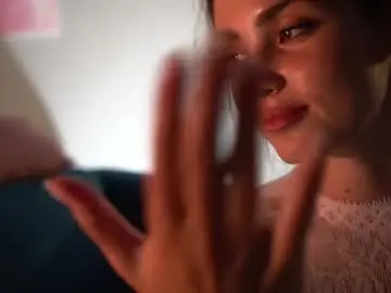 Scarletmore  live sex cam