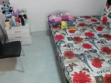 Soniafuckboobs  live sex cam