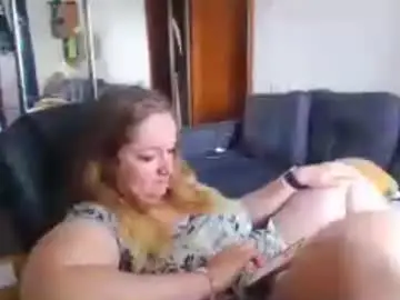 Honeydewmolly  live sex cam