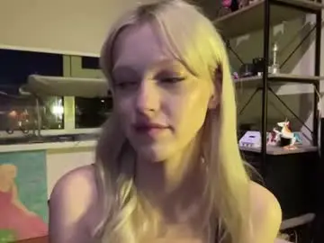 Kortneyhiedeman  live sex cam
