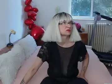 Milfdolores  live sex cam