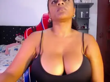 Nairovi_cherry  live sex cam