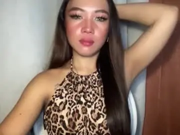 Oliviaxxmore69  live sex cam