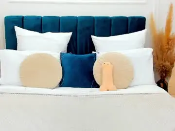 Ollyvirg  live sex cam