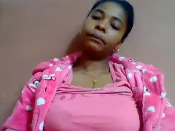 Rovaelyah  live sex cam