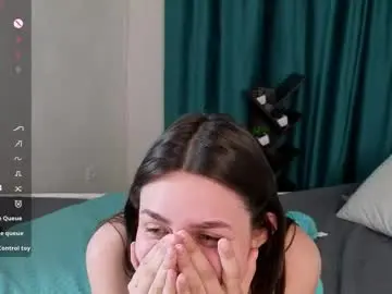 Solayous  live sex cam