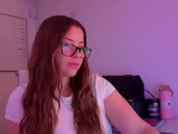Thasyummynikky7  live sex cam