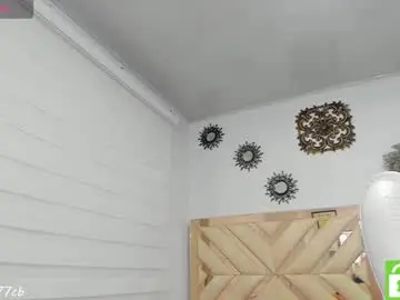 Valeryrossee  live sex cam