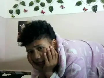 Vayannah  live sex cam