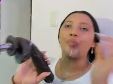 Veronica_bigass  live sex cam