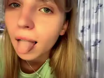 Yettavaught  live sex cam