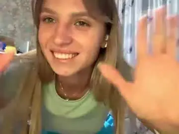 Yettavaught  live sex cam