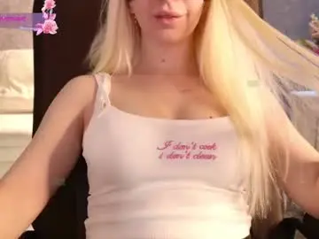 Avr0ria  live sex cam