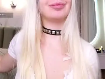 Avr0ria  live sex cam
