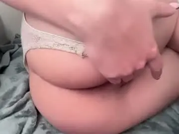 Charlotte18y  live sex cam