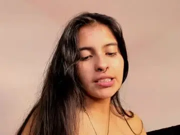 Elenna_salvatoree  live sex cam