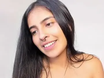 Elenna_salvatoree  live sex cam