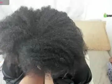 Hallestrawberry69  live sex cam