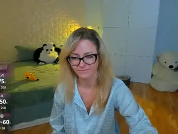 Whitneypunnch  live sex cam