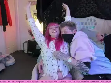 Wrenvalentine  live sex cam
