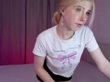 Bella_amoury  live sex cam