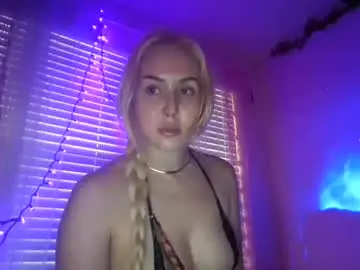 Cherrryblosssom  live sex cam
