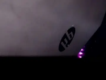 Cloudyclueless  live sex cam