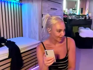 Cumguzzlingskank  live sex cam