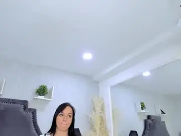 Emiliarose_  live sex cam