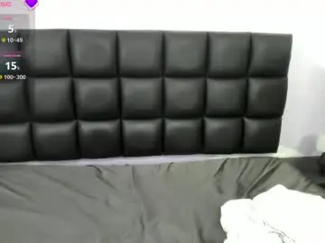Greisyhot  live sex cam