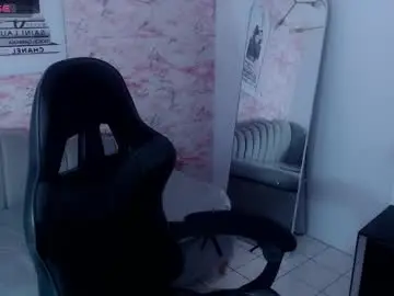 Holly_t_  live sex cam