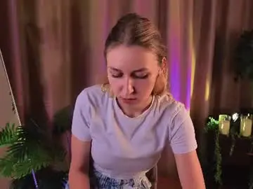 Luckyludomania  live sex cam